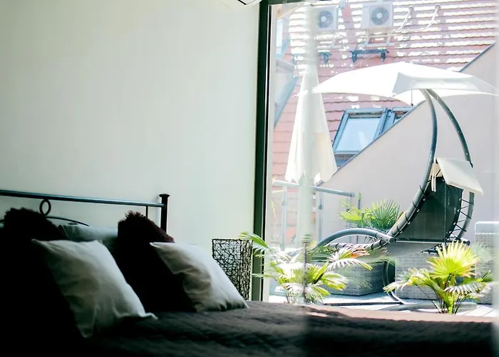 Mi - Old Town Heart-terrace&castle View Apartmán