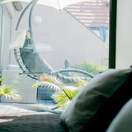 Апартаменти Mi - Old Town Heart-terrace&castle View